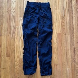 Lululemon 2 Dance Studio Pant III (Regular) (Unlined)
Deep Navy excellent cond